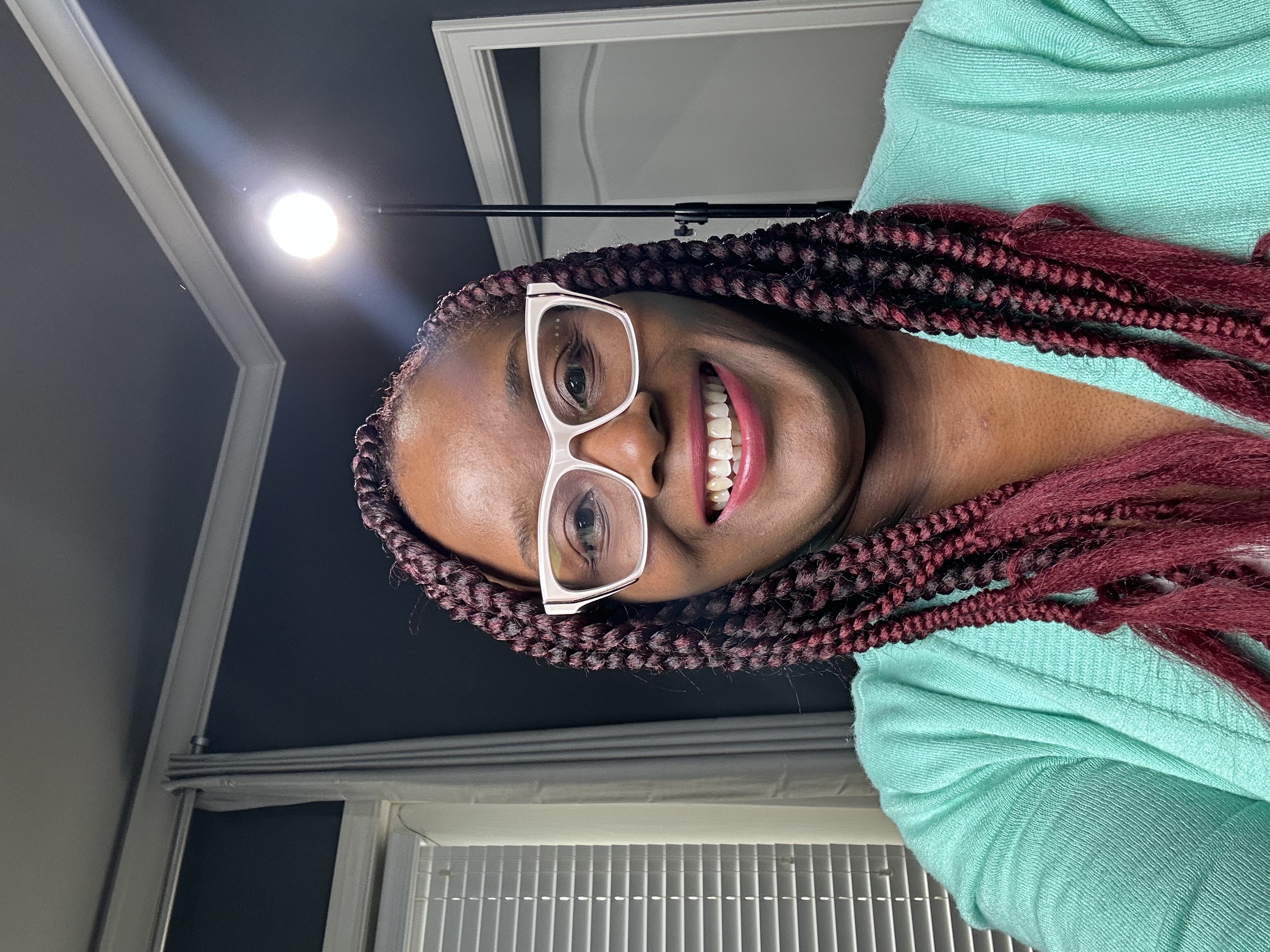 Portrait of the founder of Fix Your Money, Sis